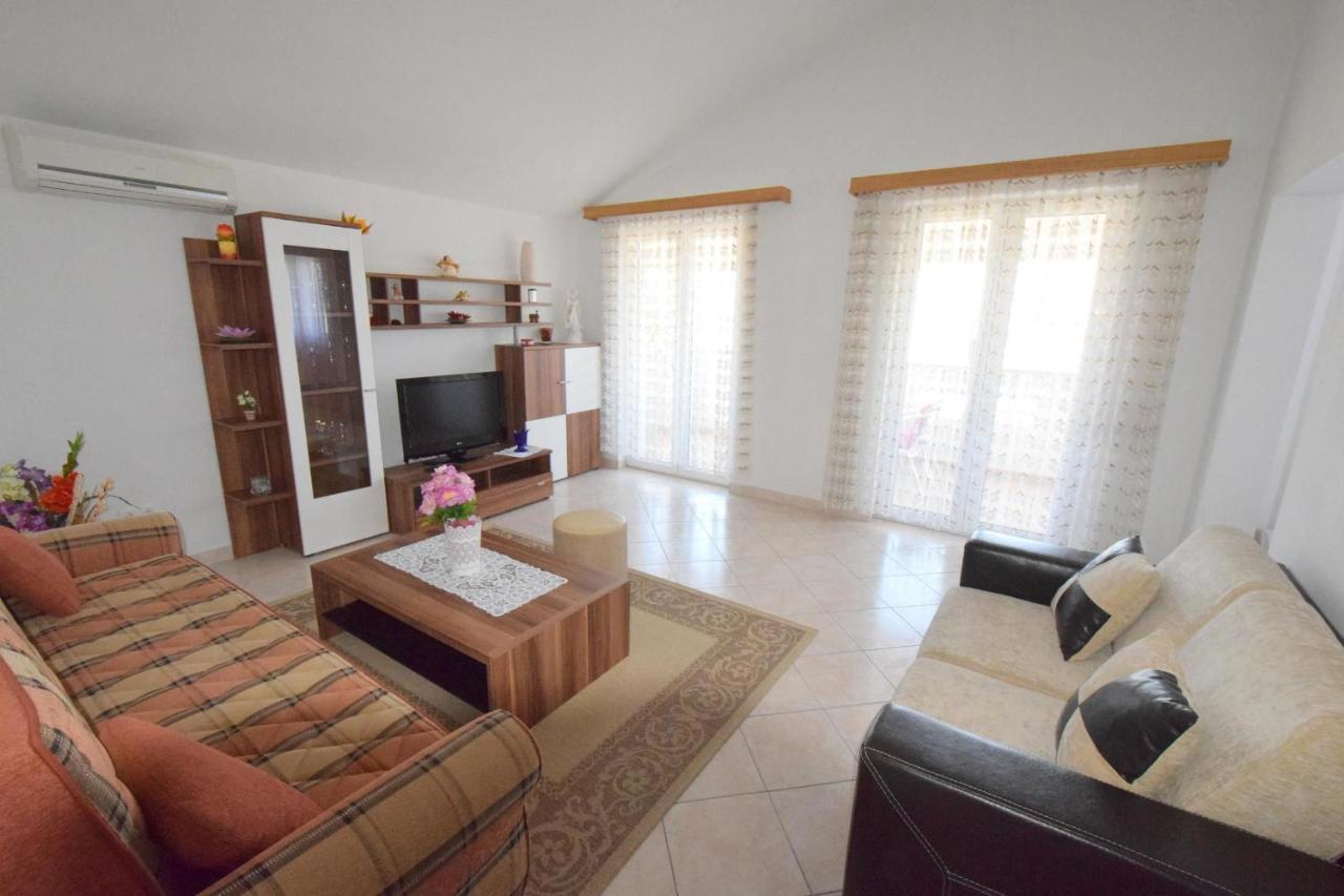 מאלינסקה Apartments Gabrijel מראה חיצוני תמונה