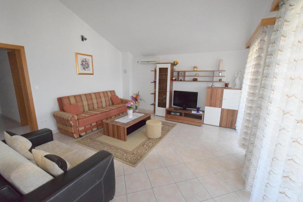 מאלינסקה Apartments Gabrijel מראה חיצוני תמונה